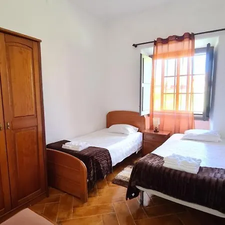 Moradias Estacao Radio Naval , Moradia Do Porto