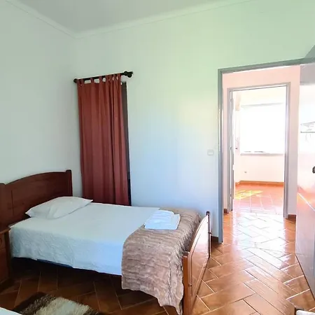 Moradias Estacao Radio Naval , Moradia Do Porto * Lajes das Flores