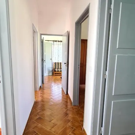 Moradias Estacao Radio Naval , Moradia Do Porto *